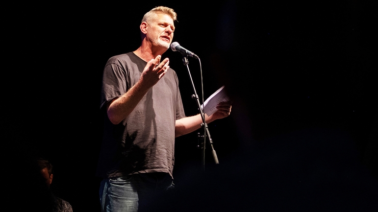 Moderiert von Björn Högsdal