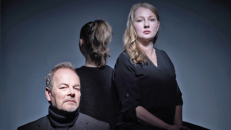 Ellen Babic' - - Macht, Begehren und die Suche nach Wahrheit -