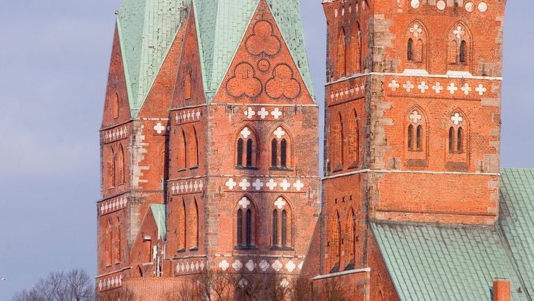 Benefiz- Führung durch die  Türme und  Gewölbe zum Dachreiter zugunsten des Sieben-Türme-Projektes